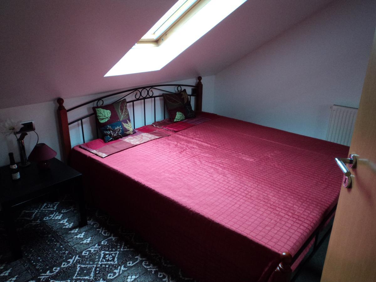 Ferienwohnung Rudolf-Lindner Neustadt an der Aisch Esterno foto